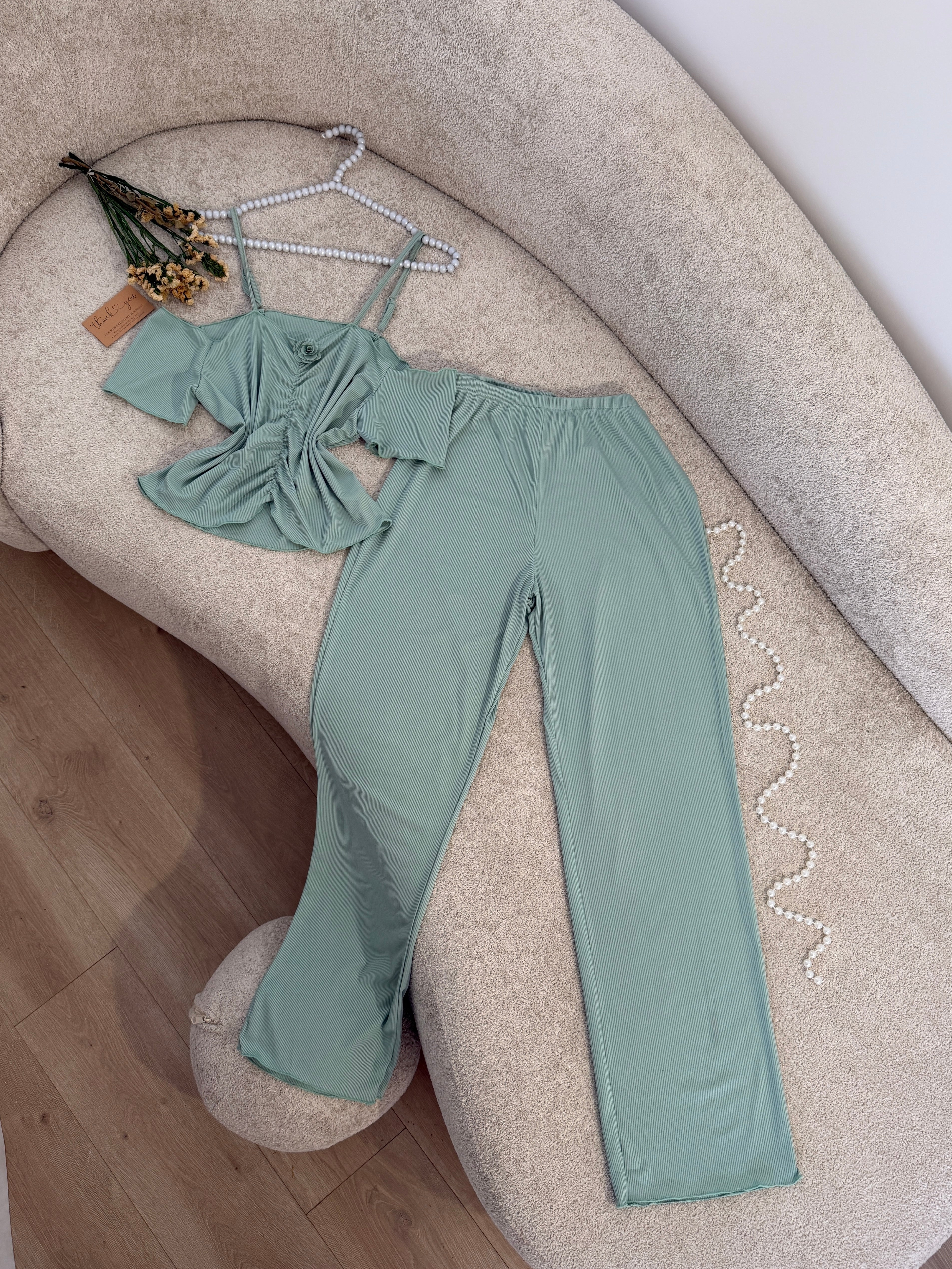بيجامة اوف شولدر 🎀💅🏻