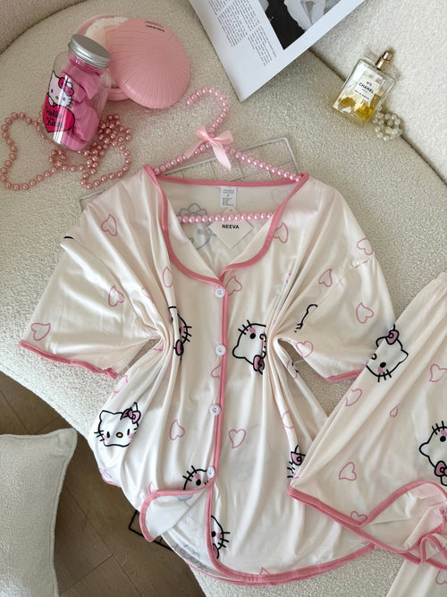 بجامة هيلوكيتي 🌸💅🏻